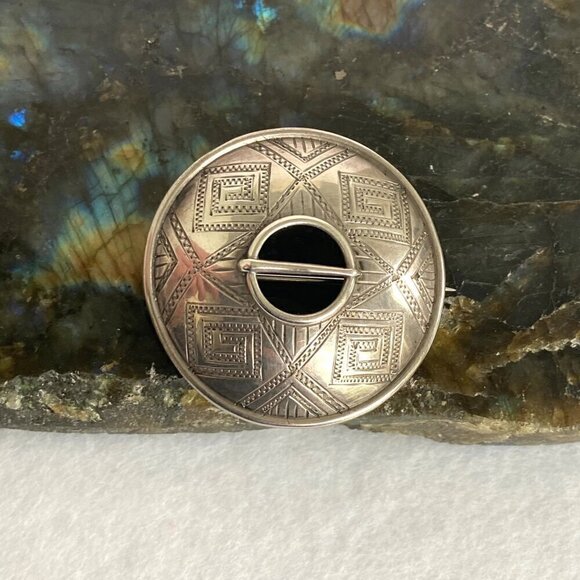 VTG 813H Silver Finland Kultateollisuus Ky Modernist 1.55" Round Domed Brooch - Picture 13 of 16